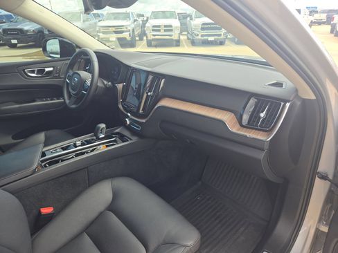 Used 2023 Volvo XC60 B5 Plus w/ Climate Package FWD image 26