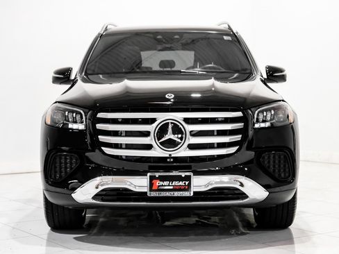 Used 2024 Mercedes-Benz GLS 450 4MATIC image 2