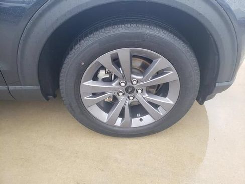 Used 2023 Ford Explorer XLT w/ Equipment Group 202A AWD/4WD image 28