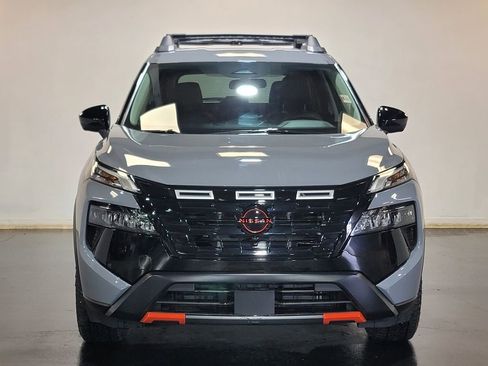 Certified 2025 Nissan Rogue SV AWD/4WD image 3