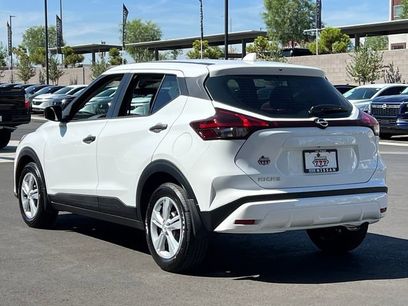 New 2025 Nissan Kicks Play S