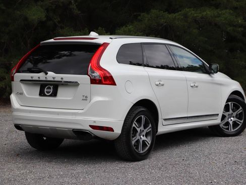 Used 2015 Volvo XC60 T6 w/ Proximity Package AWD/4WD image 3