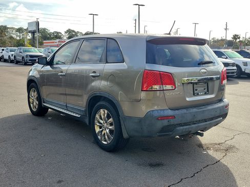 Used 2011 Kia Sorento EX w/ Limited Pkg image 4