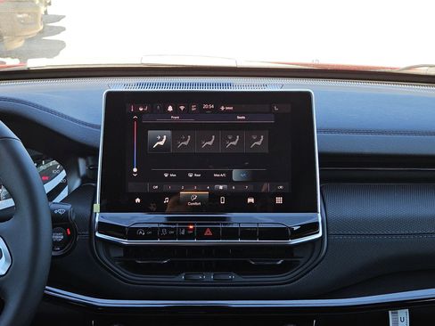 New 2026 Jeep Compass Latitude image 16