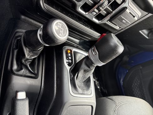 Used 2019 Jeep Wrangler Unlimited Sport S AWD/4WD image 37