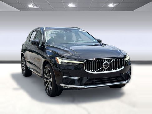 Certified 2023 Volvo XC60 B5 Ultimate w/ Climate Package FWD image 7