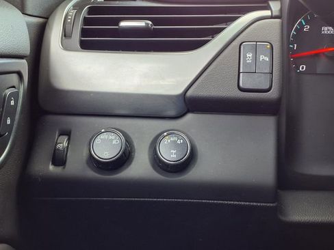 Used 2019 Chevrolet Tahoe LS image 17