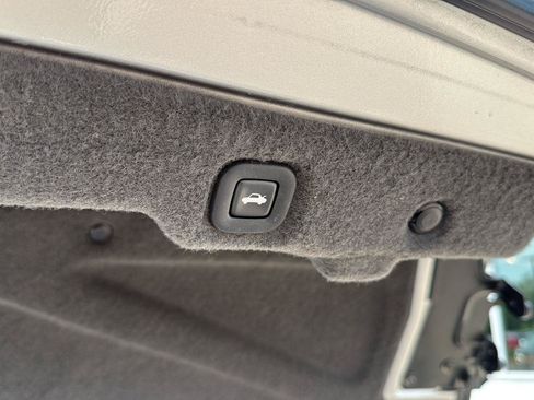 Used 2007 Cadillac XLR RWD image 32