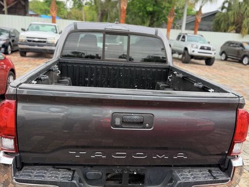 Used 2021 Toyota Tacoma SR5 RWD image 11