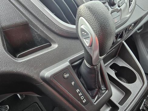 Used 2017 Ford Transit 150 XLT image 19
