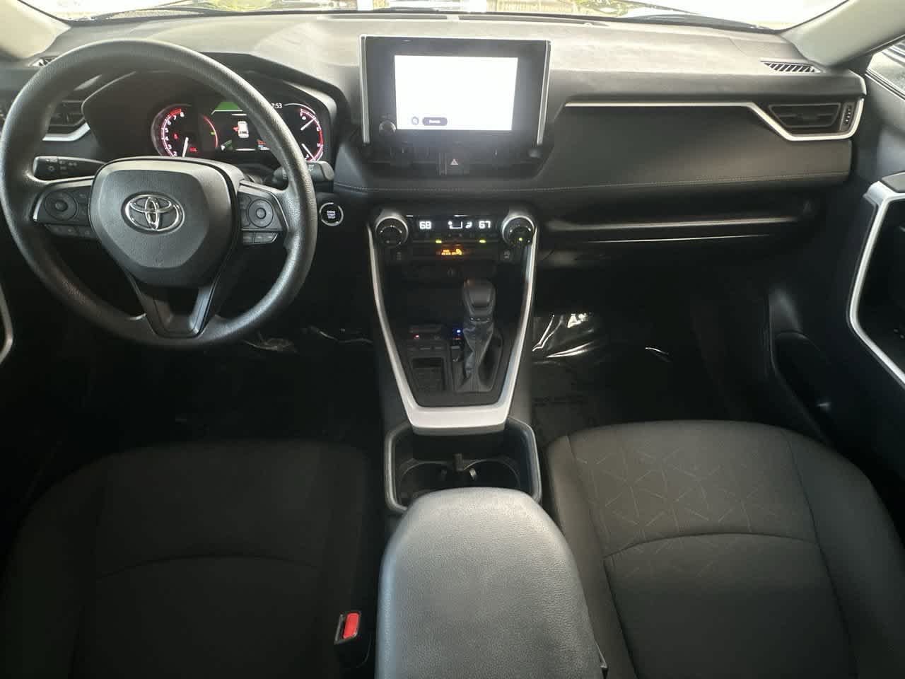 Used 2025 Toyota RAV4 XLE FWD image 24