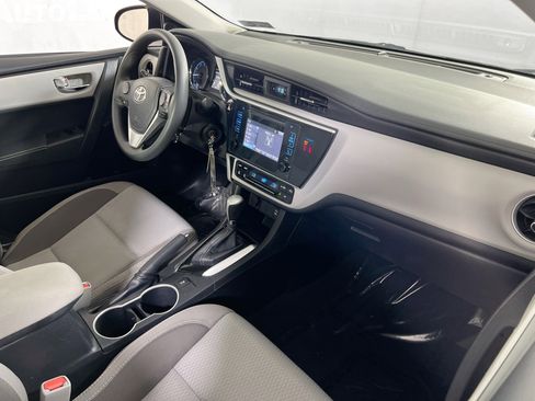 Used 2018 Toyota Corolla LE FWD image 26