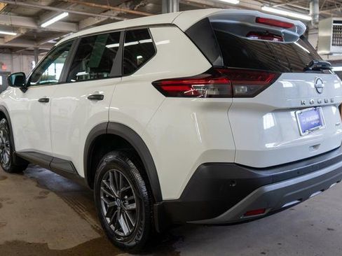 Used 2023 Nissan Rogue S image 8