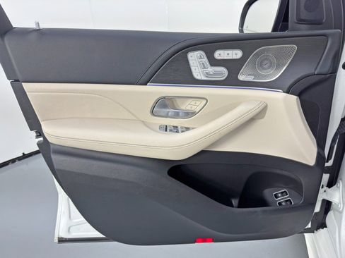 Used 2024 Mercedes-Benz GLE 450e 4MATIC w/ AMG Line Exterior image 50