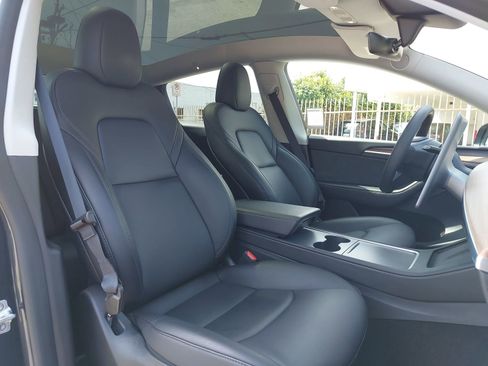 Used 2024 Tesla Model Y Performance AWD/4WD image 10