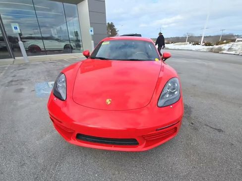 Used 2024 Porsche 718 Cayman S image 3