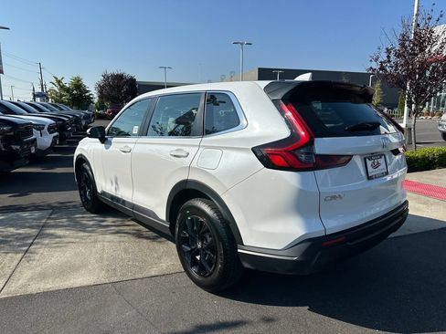 Used 2023 Honda CR-V LX image 3