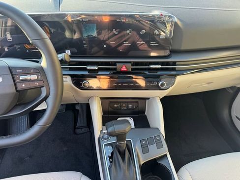 New 2026 Kia Sportage EX image 17