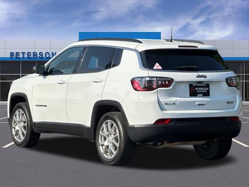 Used 2024 Jeep Compass Latitude AWD/4WD image 6