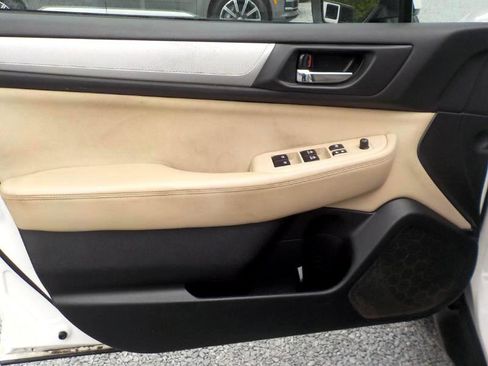 Used 2016 Subaru Outback 2.5i Premium image 9