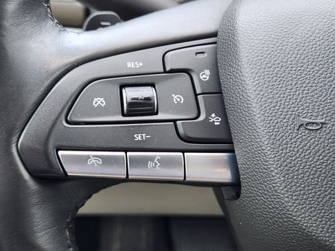 Used 2020 Cadillac XT4 Premium Luxury FWD image 22