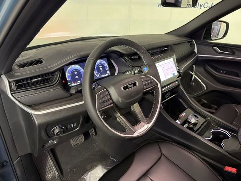 New 2026 Jeep Grand Cherokee L Limited AWD/4WD image 12