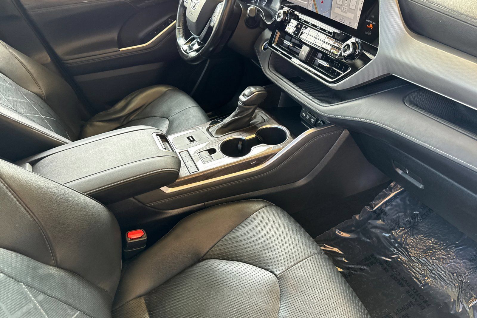 Used 2021 Toyota Highlander Platinum FWD image 18