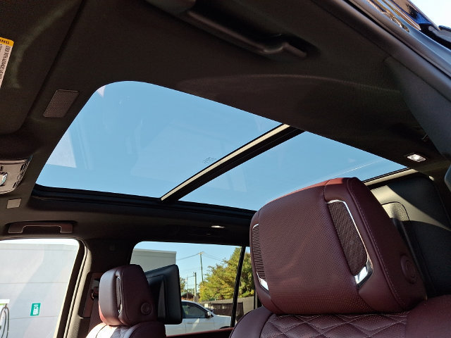 Used 2026 Cadillac Escalade ESV Luxury w/ LPO, Floor Liner Package AWD/4WD image 15