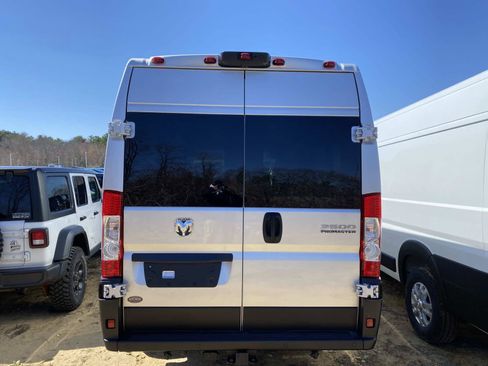 Used 2025 RAM ProMaster 3500 w/ Quick Order Package 22H SLT+ FWD image 8
