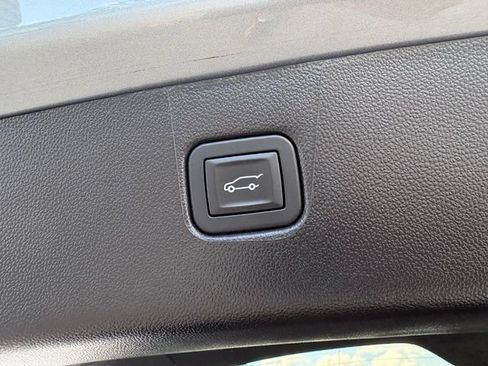 Used 2025 Chevrolet Blazer RS FWD image 32