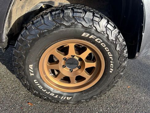 Used 2018 Toyota 4Runner TRD Off-Road Premium image 9