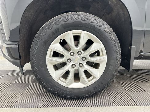 Used 2019 Chevrolet Silverado 1500 Custom w/ Custom Value Package image 12