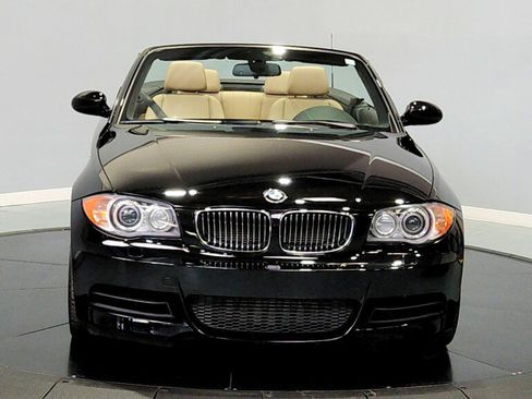 Used 2009 BMW 135i Convertible image 2