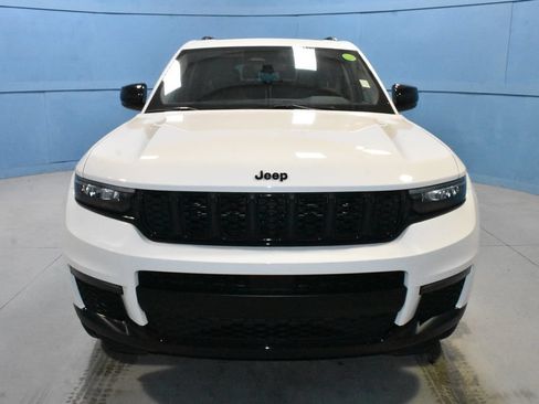 Used 2024 Jeep Grand Cherokee L Limited w/ Black Appearance Package AWD/4WD image 24