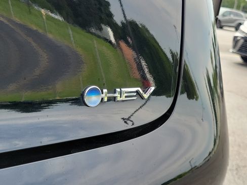 Used 2025 Toyota Prius LE FWD image 7