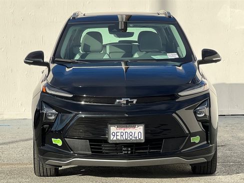 Used 2023 Chevrolet Bolt EUV Premier w/ Sun & Sound Package image 9