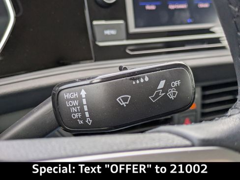 Used 2024 Volkswagen Jetta SE image 28