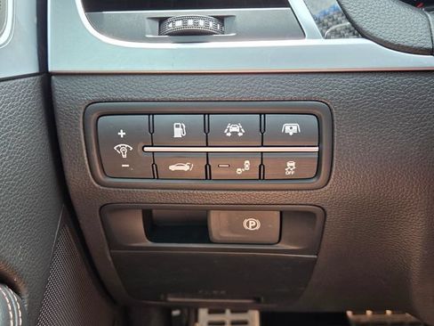 Used 2019 Genesis G80 3.3T Sport RWD image 21