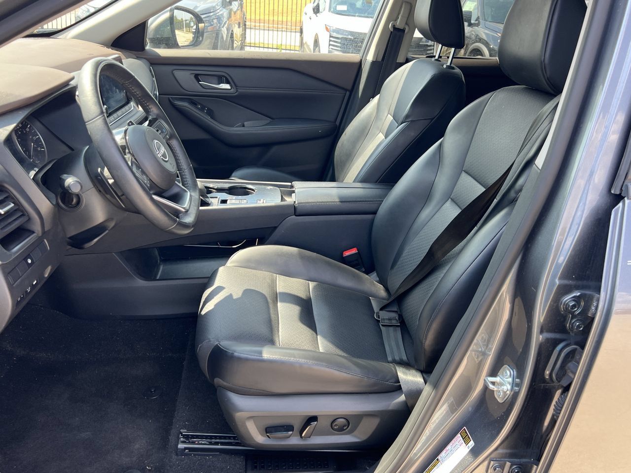 Used 2023 Nissan Rogue SV w/ SV Premium B Package FWD image 5