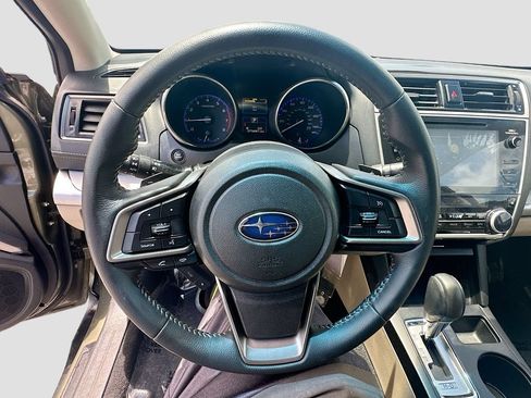 Used 2018 Subaru Outback 2.5i Premium AWD/4WD image 10