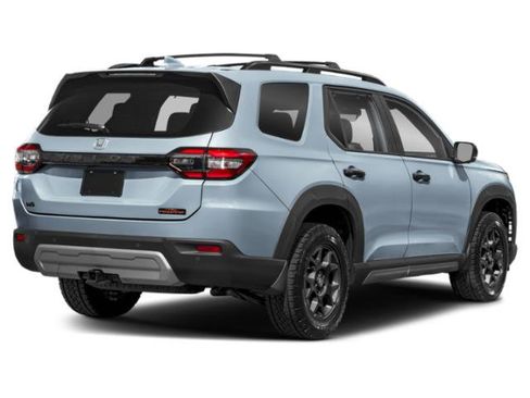 Certified 2023 Honda Pilot TrailSport image 3
