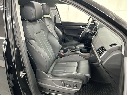 Certified 2025 Audi Q5 2.0T Premium Plus w/ Premium Plus Package AWD/4WD image 24