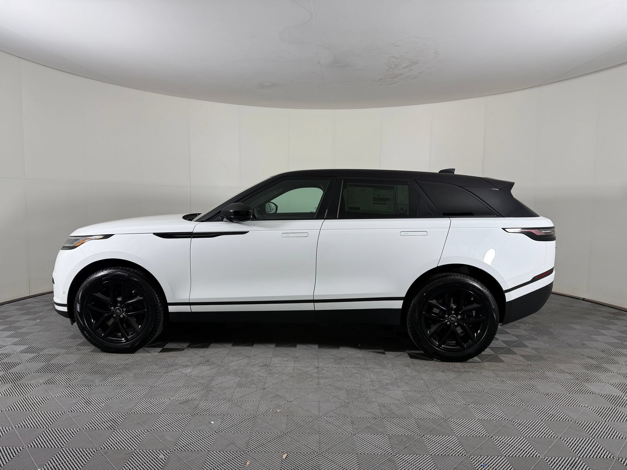 New 2026 Land Rover Range Rover Velar S AWD/4WD image 2
