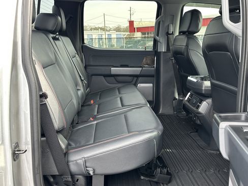 Used 2023 Ford F150 Lariat w/ Trailer Tow Package image 13