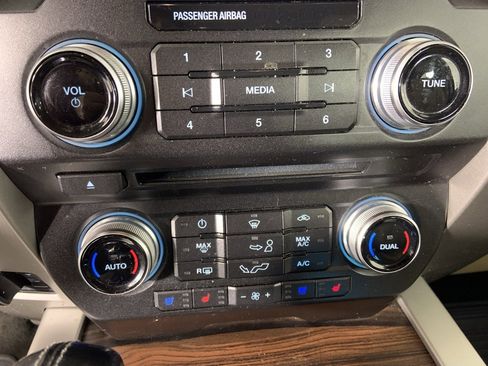 Used 2015 Ford F150 Lariat w/ Equipment Group 502A Luxury image 16