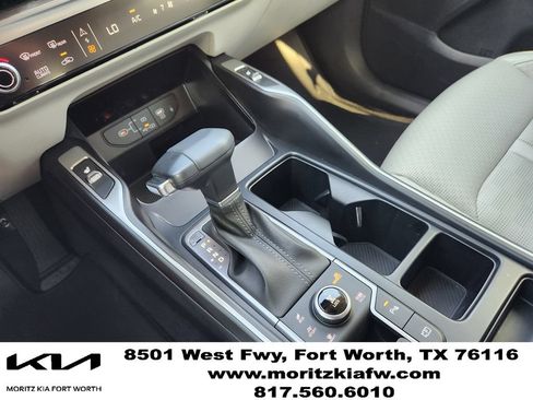 Used 2025 Kia Sorento S AWD/4WD image 15