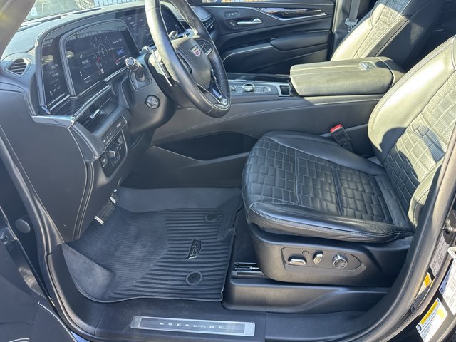Used 2023 Cadillac Escalade ESV V AWD/4WD image 10