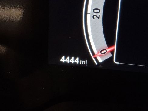 Used 2023 Toyota Corolla Cross XLE image 16