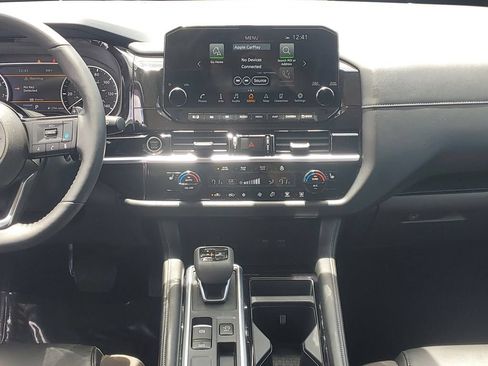 Certified 2024 Nissan Pathfinder SL FWD image 23