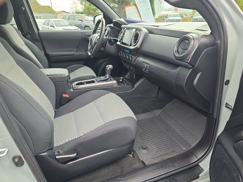 Certified 2022 Toyota Tacoma TRD Sport image 15